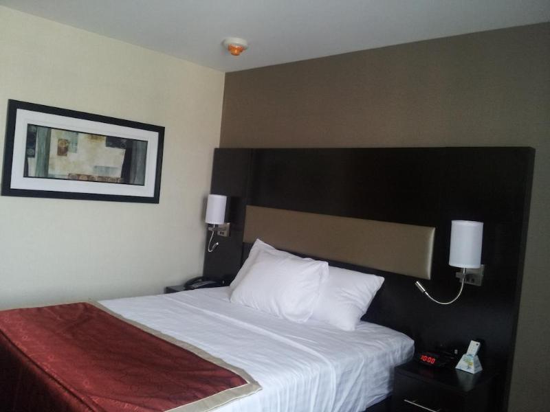 Howard Johnson By Wyndham Jamaica Ny Near Airtrain Jfk Nova York Exterior foto