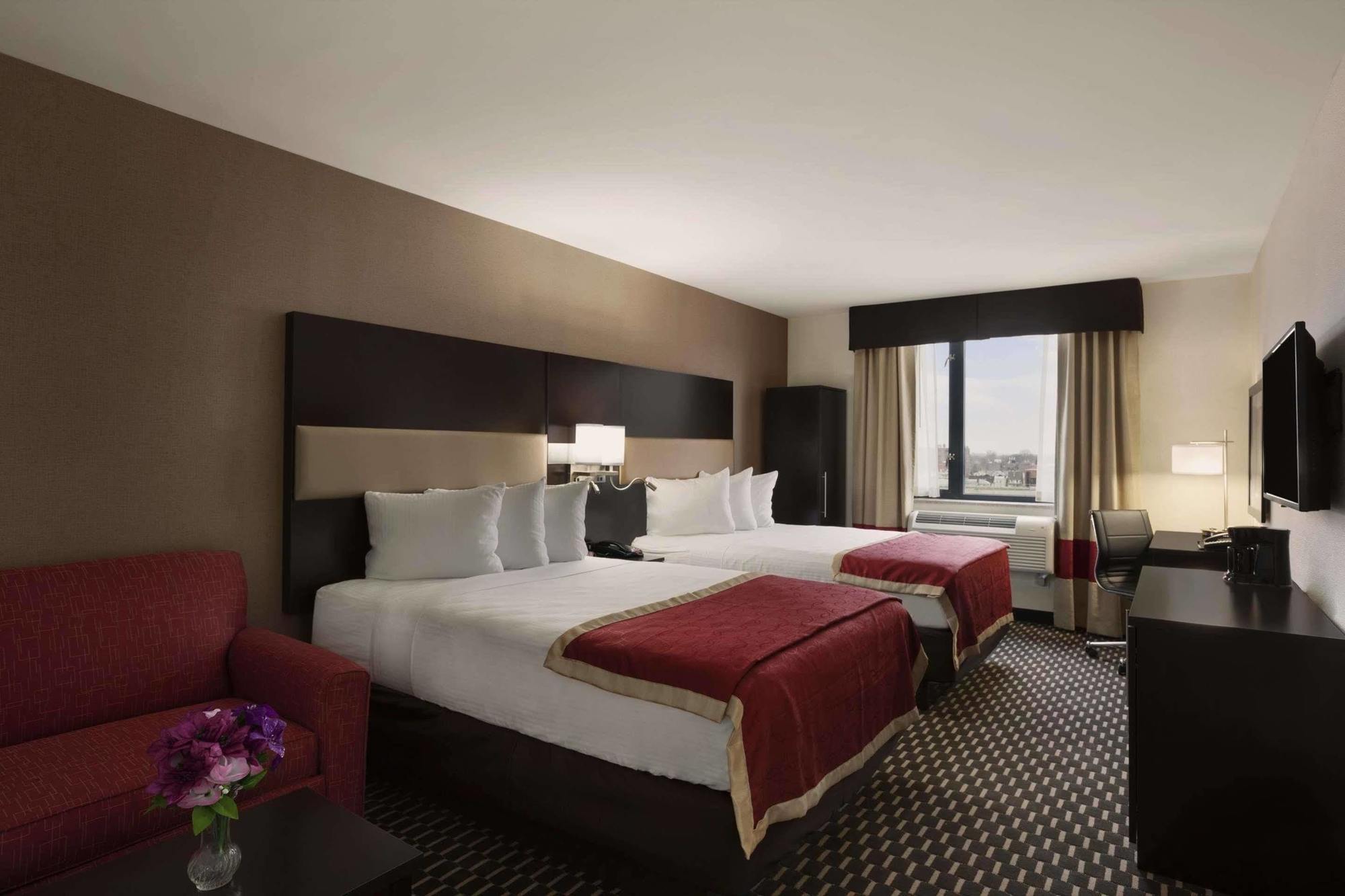 Howard Johnson By Wyndham Jamaica Ny Near Airtrain Jfk Nova York Exterior foto