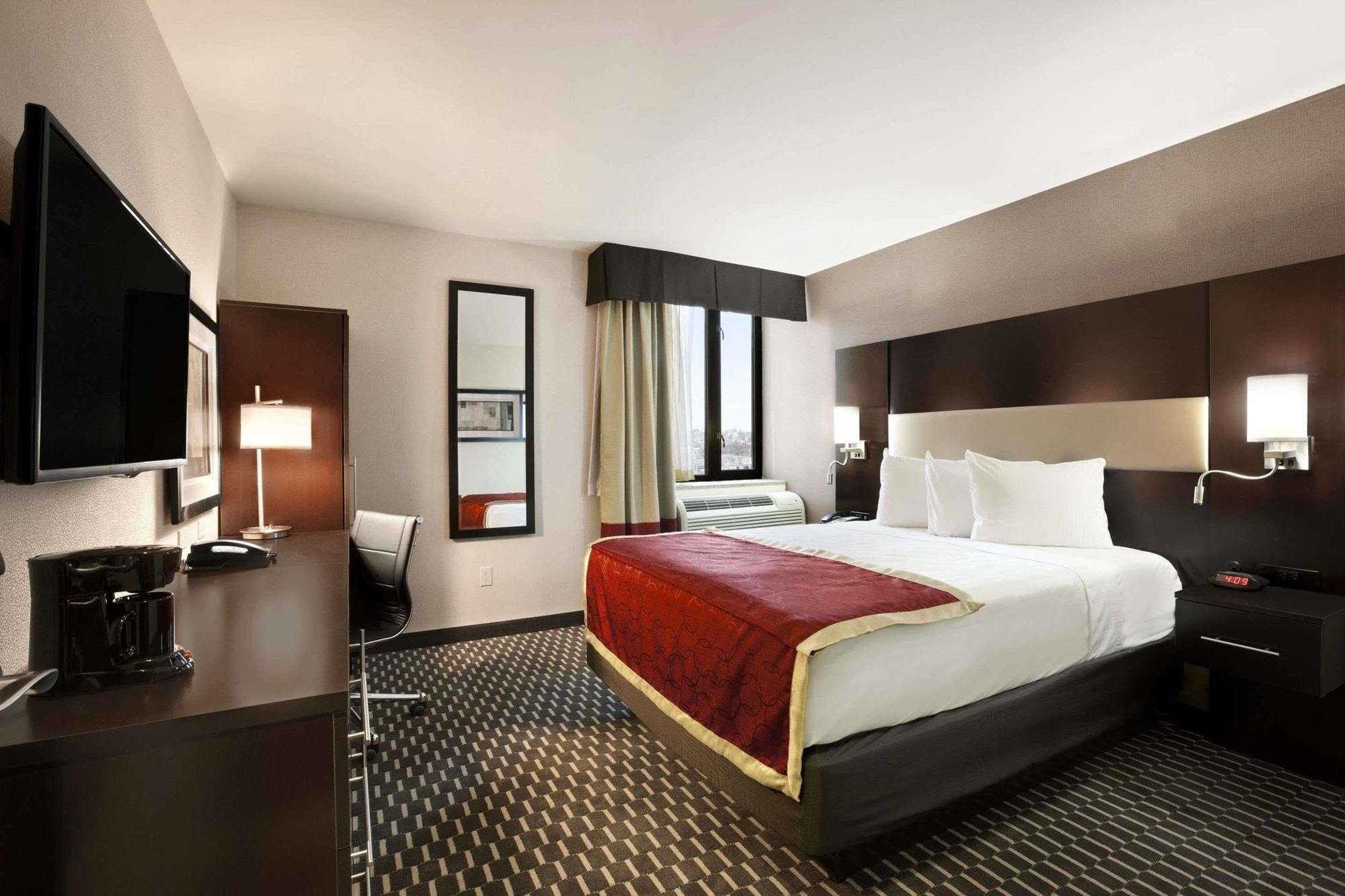 Howard Johnson By Wyndham Jamaica Ny Near Airtrain Jfk Nova York Exterior foto