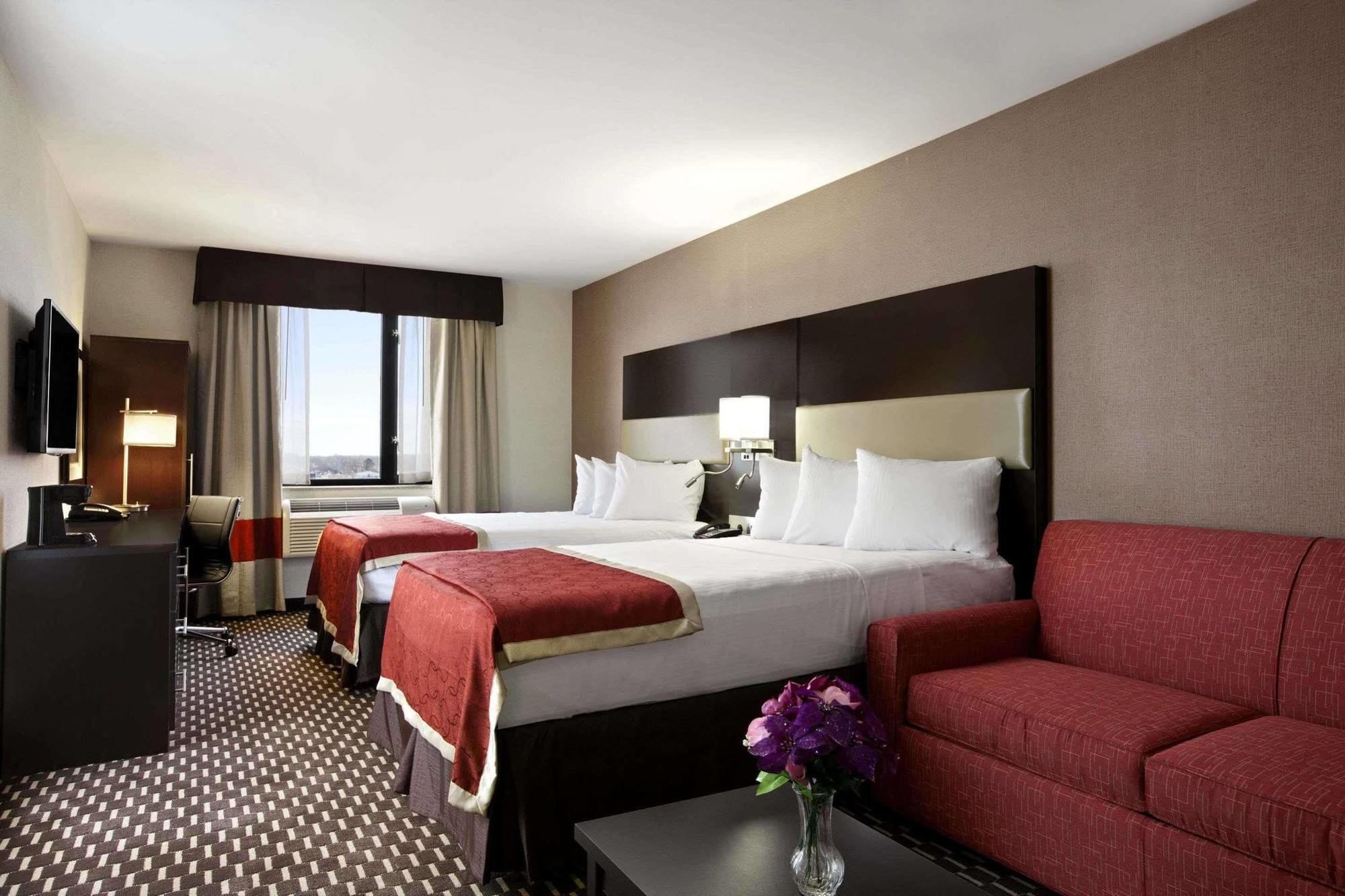 Howard Johnson By Wyndham Jamaica Ny Near Airtrain Jfk Nova York Exterior foto