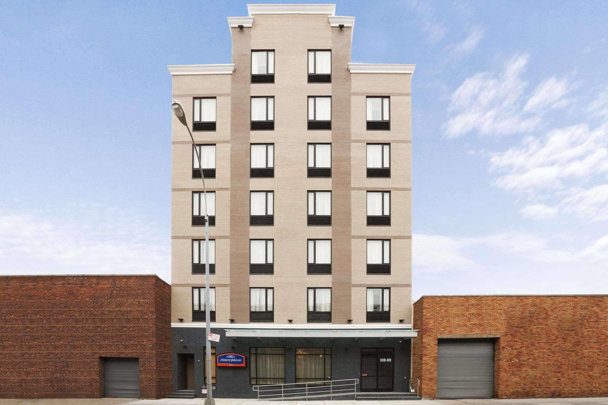 Howard Johnson By Wyndham Jamaica Ny Near Airtrain Jfk Nova York Exterior foto